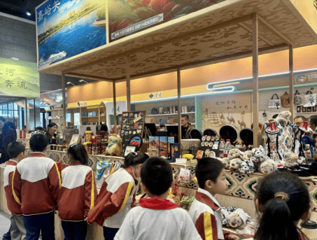 贴荣获“全省十佳文旅创新产品”称号开元棋牌甘州区悬臂佛辉马蹄夜灯冰箱(图3)